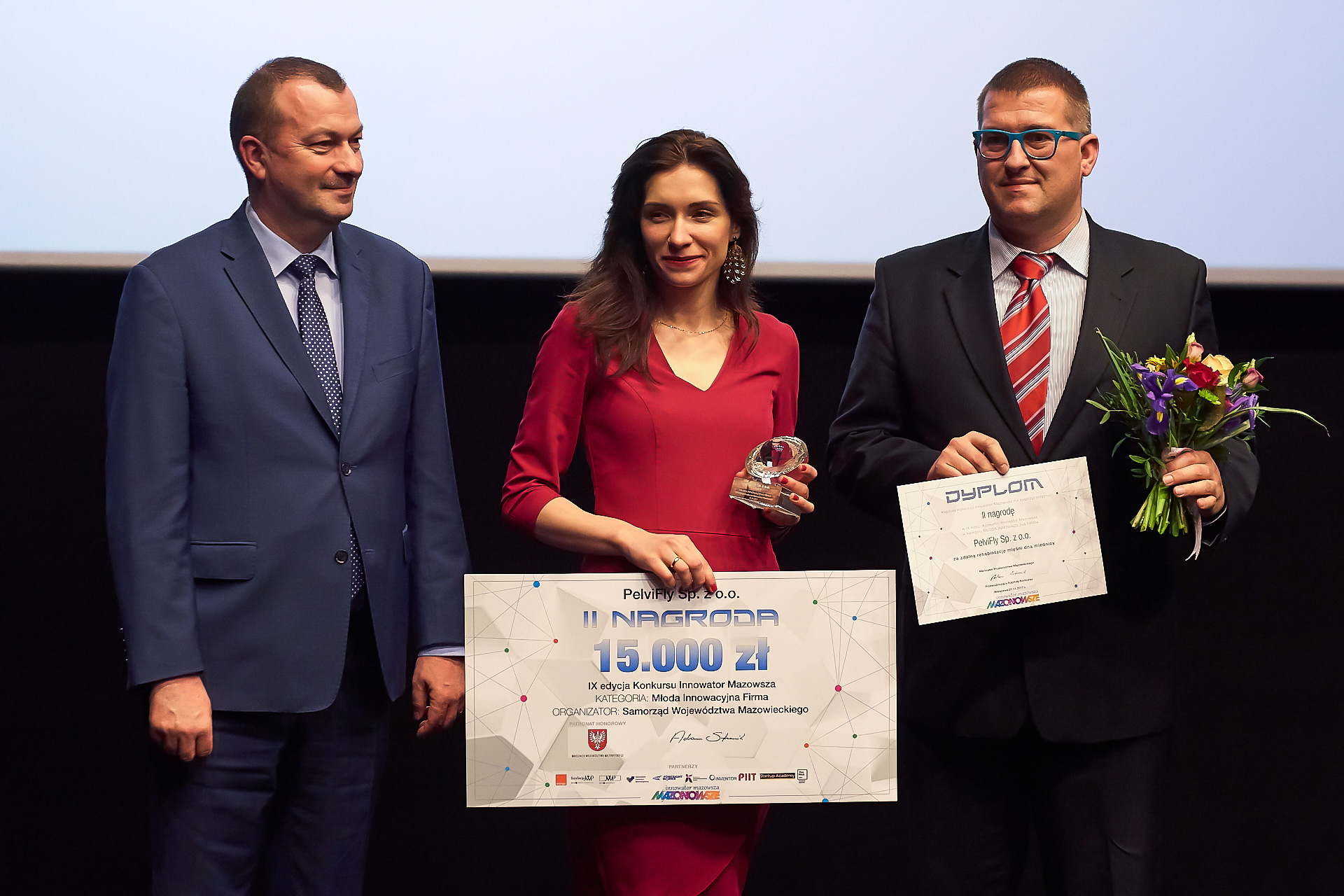 Wręczenie nagrody za II miejsce w kategorii Młoda Innowacyjna Firma spółce PelviFly.